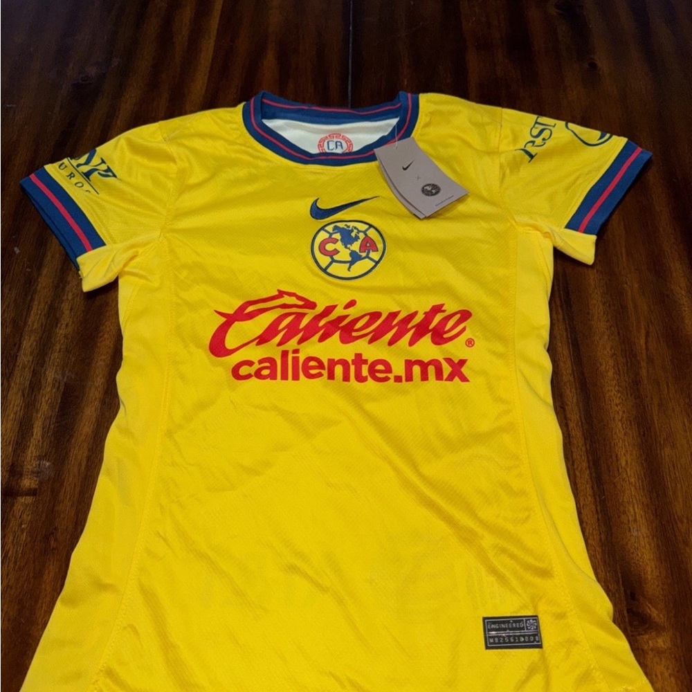 NWT Nike club america 24/25 home soccer jersey yellow size Small men’s